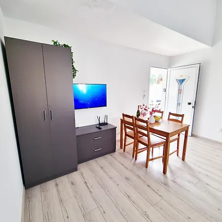 Appartement Oroklini Star 200metres From The Sandy *