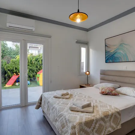 Oroklini Star 200Metres From The Sandy Beach