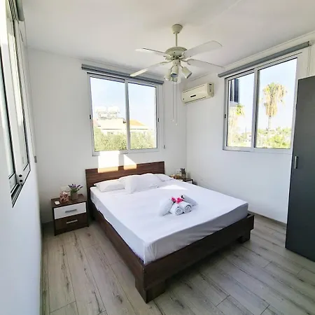 Oroklini Star 200Metres From The Sandy Beach شقة