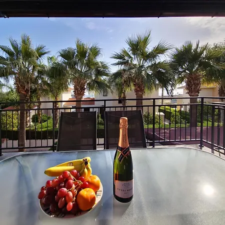 Oroklini Star 200Metres From The Sandy Beach شقة