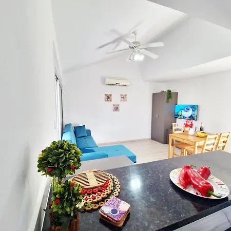 Oroklini Star 200metres From The Sandy Lejlighed Larnaca