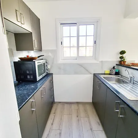 Oroklini Star 200Metres From The Sandy Beach شقة لارنكا