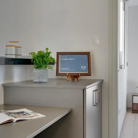 Oroklini Star 200metres From The Sandy Appartement