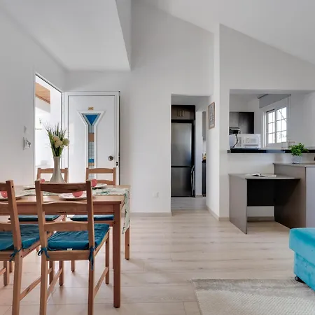 Oroklini Star 200metres From The Sandy Appartement Larnaca