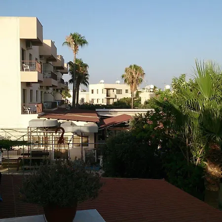 Oroklini Star 200Metres From The Sandy Beach