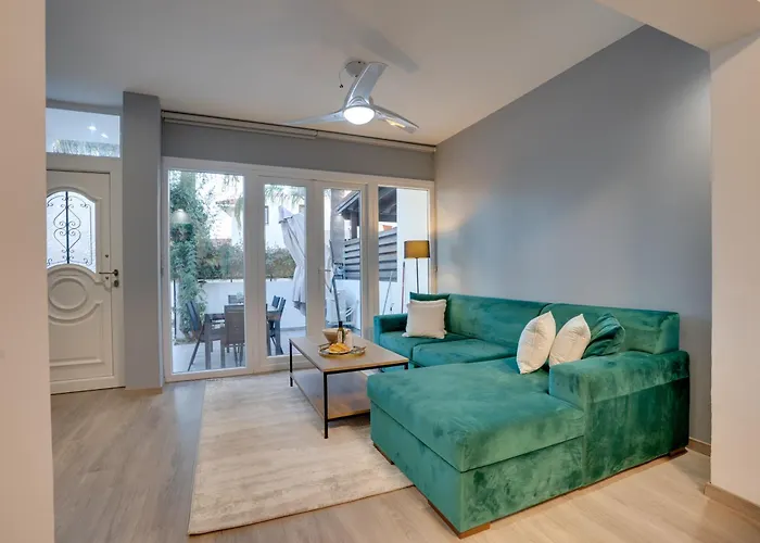 Oroklini Star 200metres From The Sandy Appartement