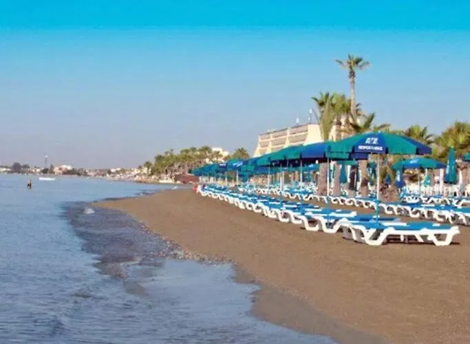 Oroklini Star 200metres From The Sandy Апартаменти