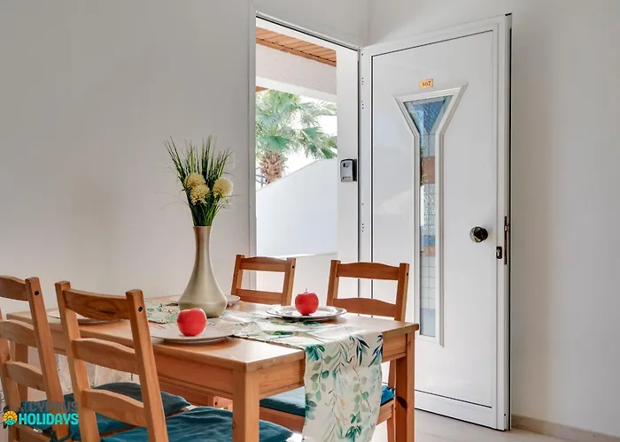 Appartement Oroklini Star 200metres From The Sandy *