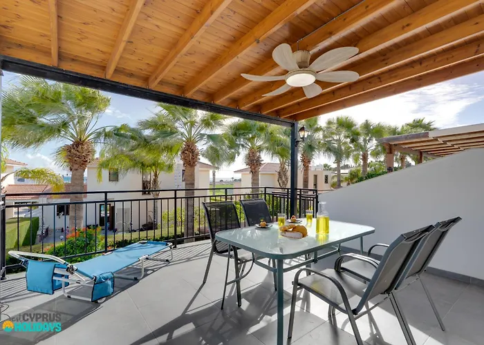 Oroklini Star 200metres From The Sandy Appartement *