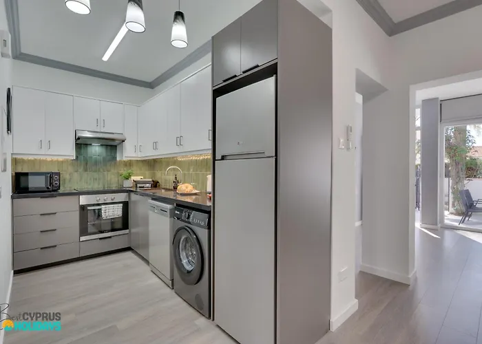 Oroklini Star 200metres From The Sandy Appartamento Larnaca