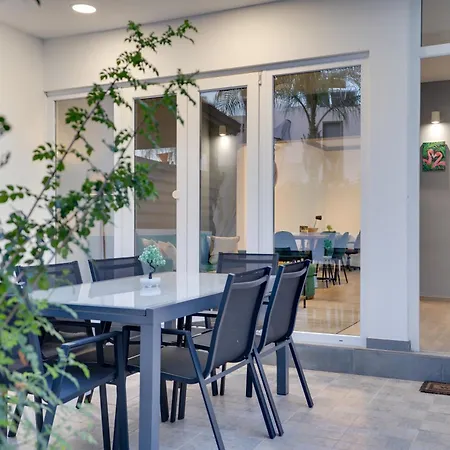 Oroklini Star 200metres From The Sandy Appartamento