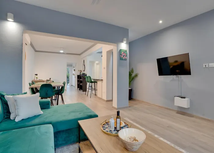 Apartment Oroklini Star 200metres From The Sandy