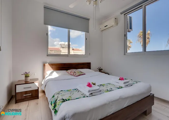 Oroklini Star 200metres From The Sandy Apartment Larnaka