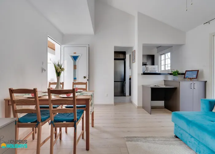 Oroklini Star 200metres From The Sandy Apartment Larnaka