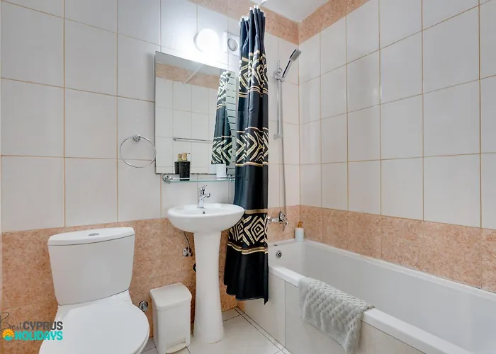 Oroklini Star 200metres From The Sandy Apartment Larnaka